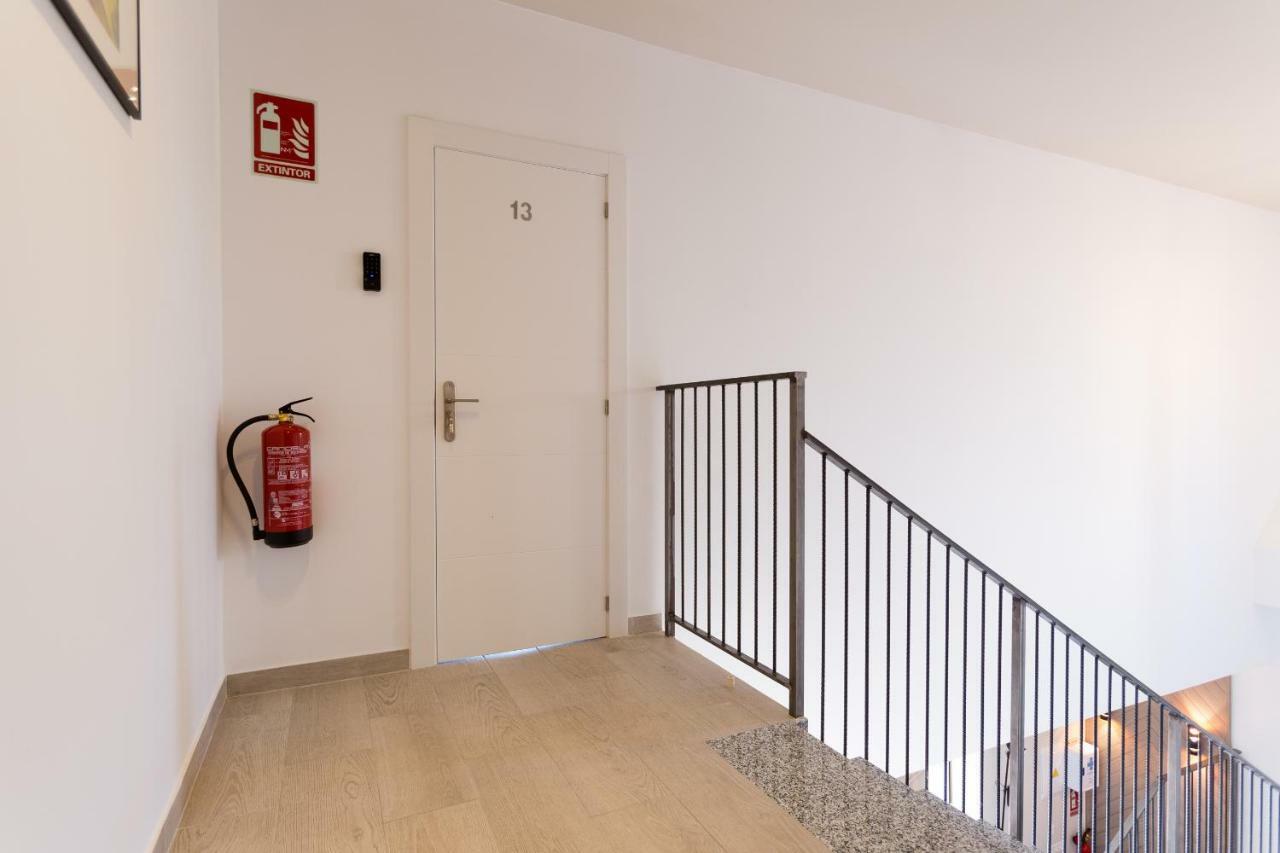 Hostal12 Hotel
