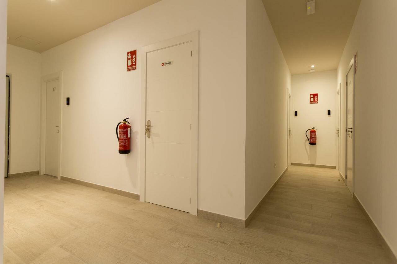 Hotel Hostal12 2*