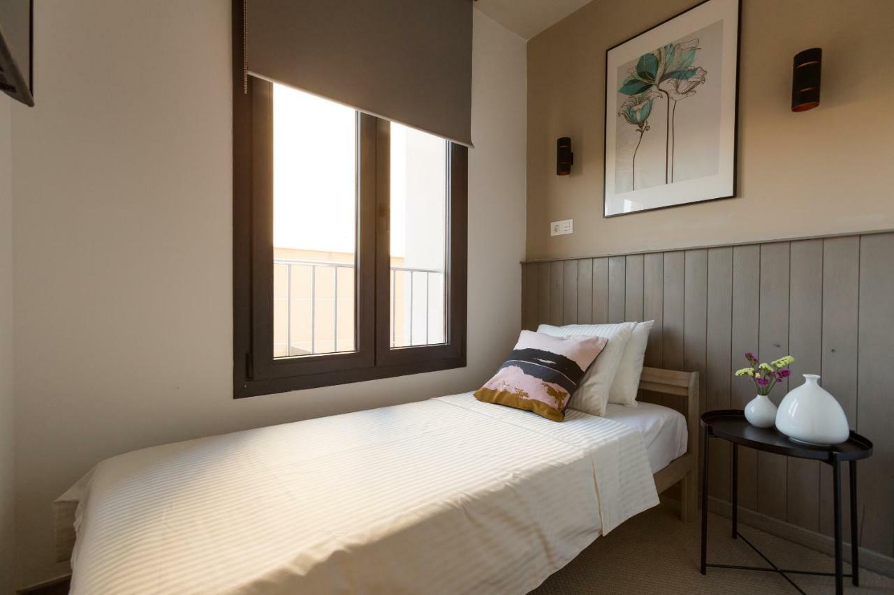 Hotel Hostal12 2*