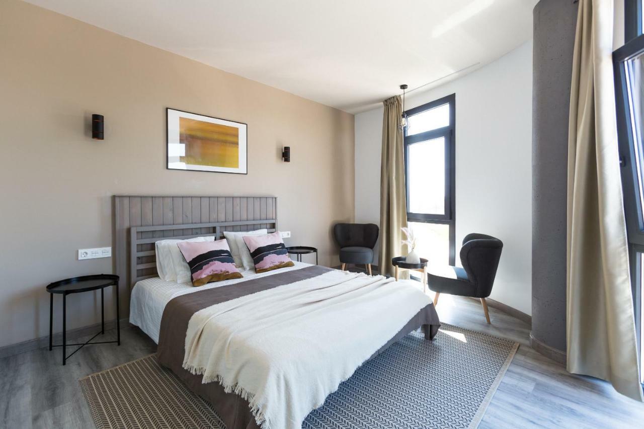 Hostal12 Hotel