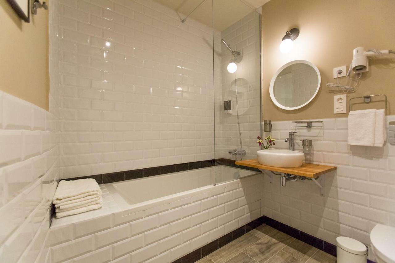 Hotel Hostal12 2*